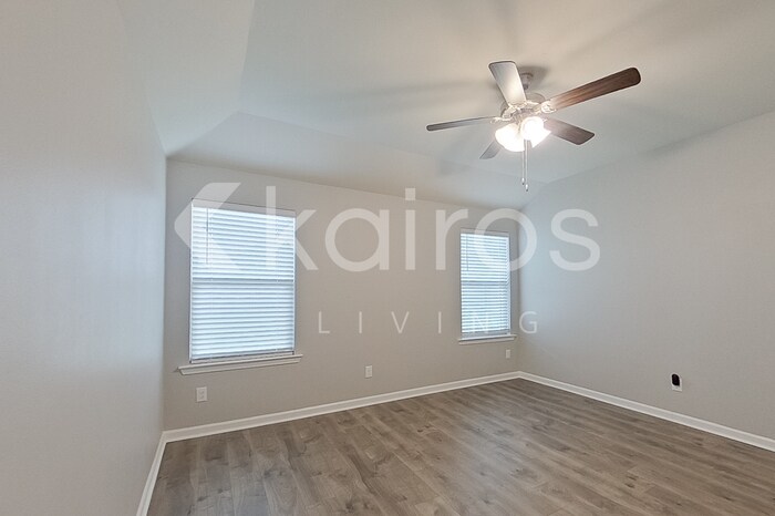Building Photo - 413 Mango Dr
