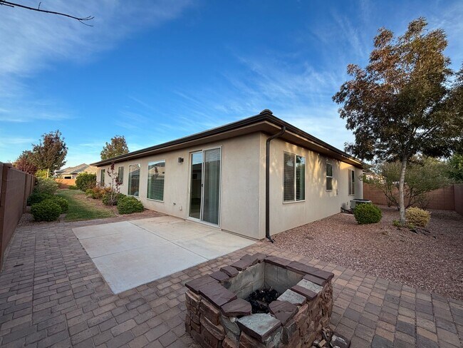 Building Photo - SPACIOUS SINGLE LEVEL HOME IN WASHINGTON FIELDS FOR RENT!