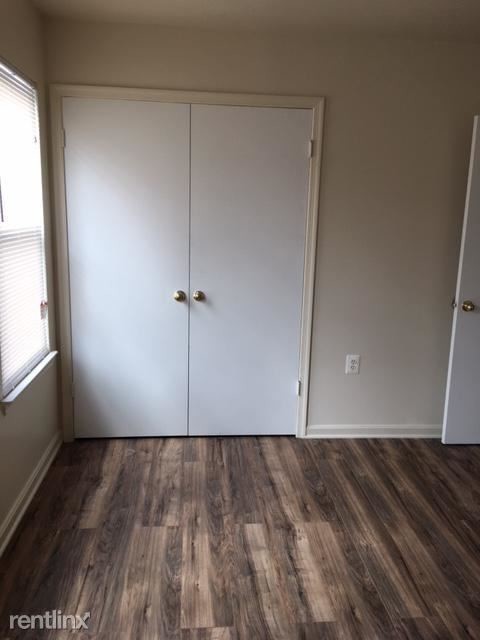 Building Photo - 4 br, 3 bath Townhome - 1133 Somerset St