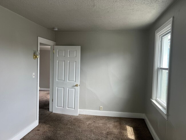 Building Photo - Columbia 3bed 1 bath home