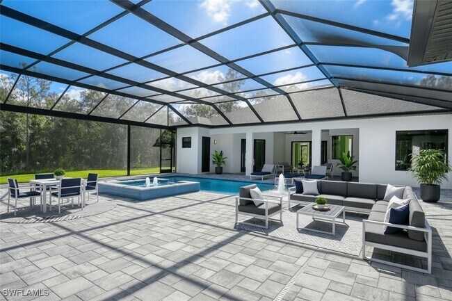 Building Photo - 219 33rd Ave NW