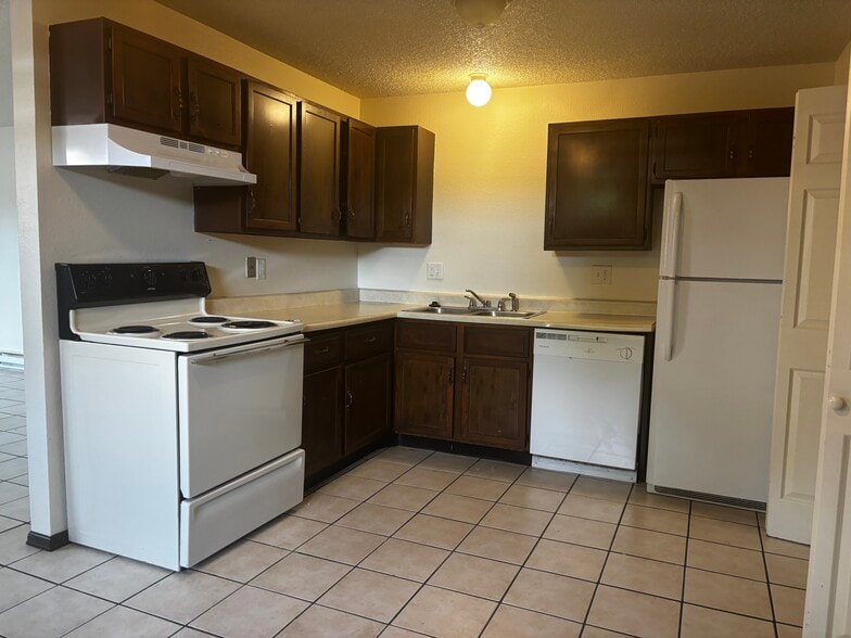 Building Photo - 114 Juniper Pl