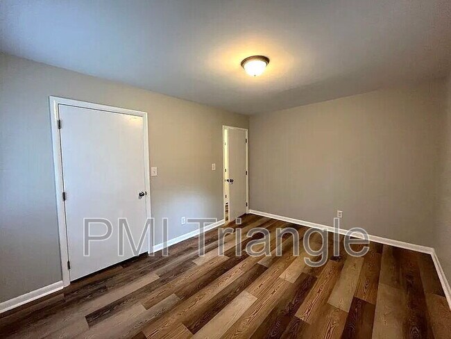 Building Photo - 3609 Lynn Rd