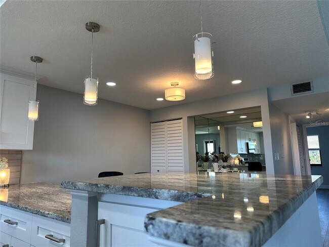 Building Photo - 12500 Capri Cir N