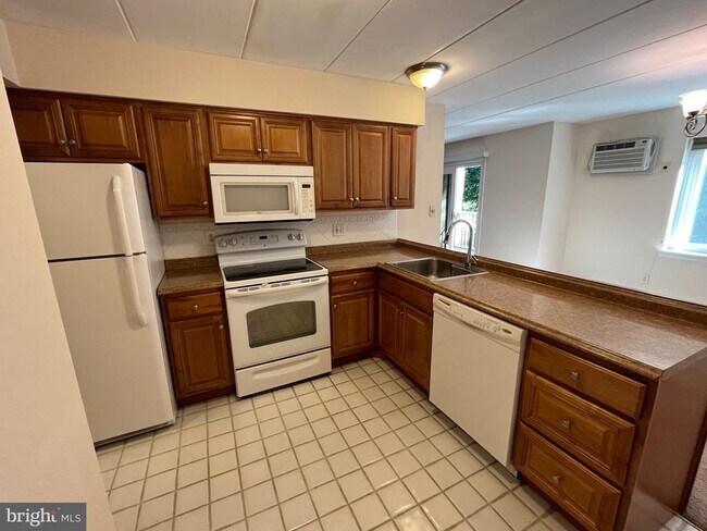 Building Photo - 100 Campbell Cir