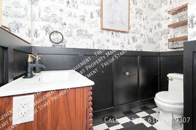 Building Photo - 550 Collingwood Dr