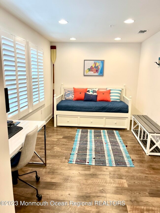 Building Photo - 410 Sewall Ave