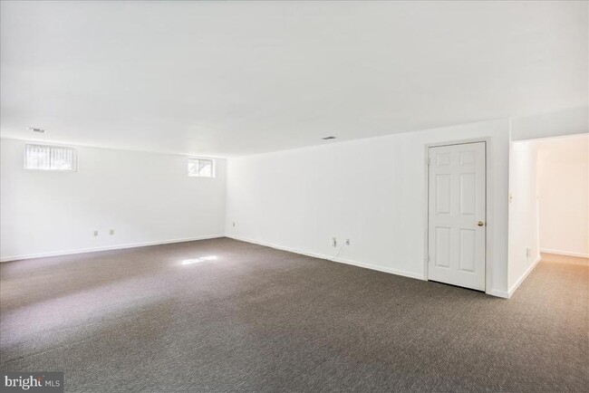 Building Photo - 18518 Gingerbread Ln