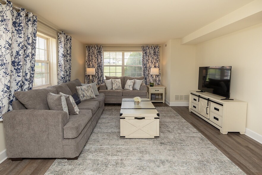 Primary Photo - Chapel Valley Townhomes