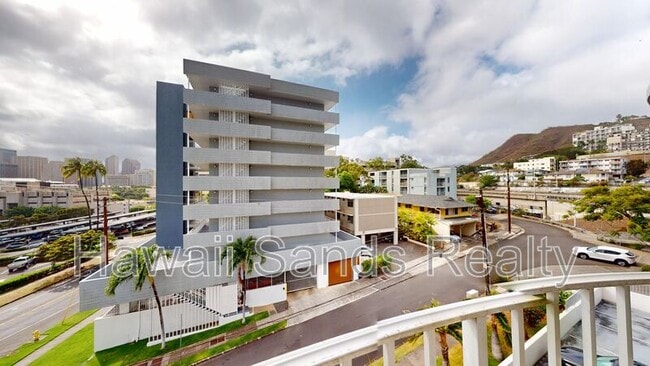 Building Photo - 710 Lunalilo St