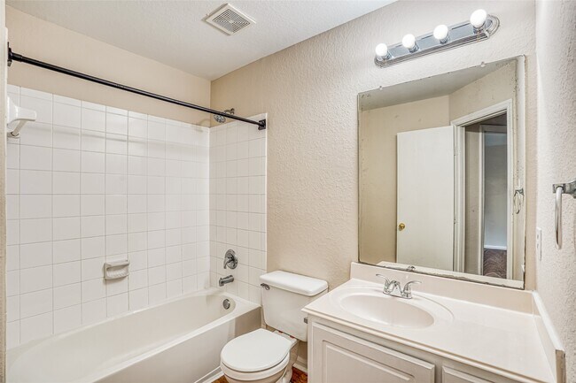 Building Photo - 9410 Stoneridge Canyon Ln