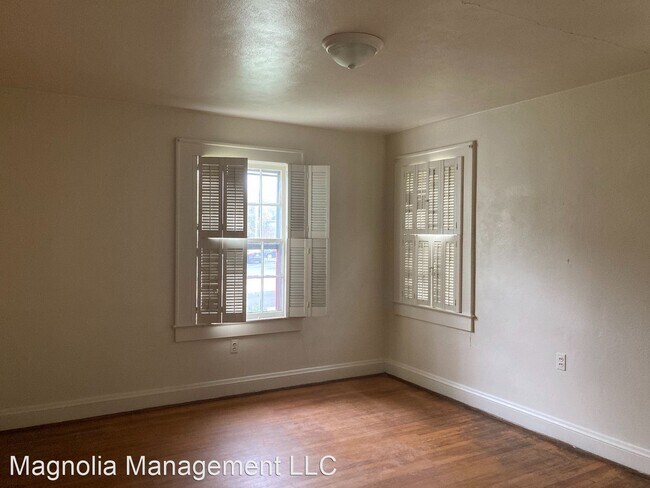Building Photo - 3 br, 2 bath House - 137 W. Andrews Ave