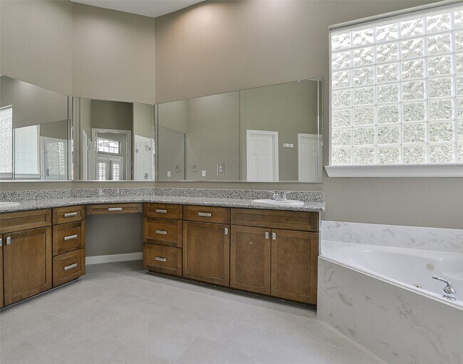 Building Photo - 3960 Farm to Market 1960 Rd E