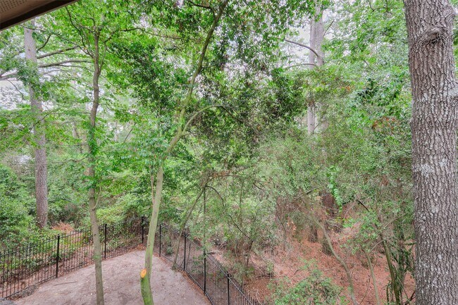 Building Photo - 10 Hancock St