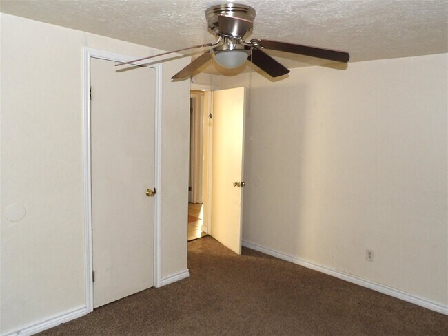 Building Photo - 2015 SW Jefferson Ave