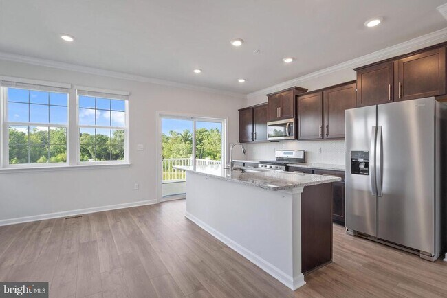 Building Photo - 7524 Fern Gully Way