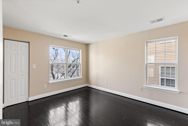Building Photo - 1031 Gardenview Loop