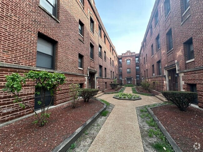 Building Photo - 929 W Sunnyside Ave