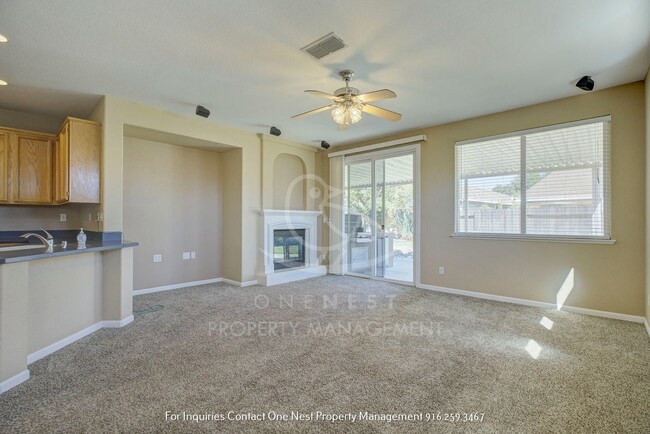 Building Photo - Beautiful 4 BD 2 BA Lincoln Home