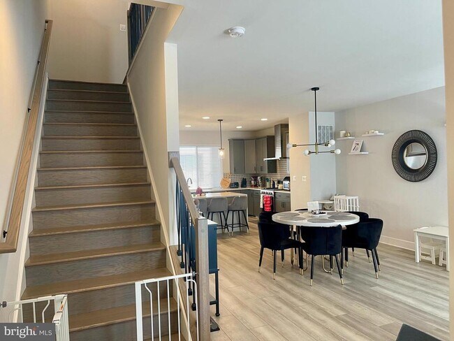 Building Photo - 23006 Sullivans Cove Sq