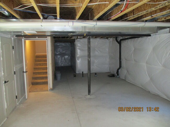 Building Photo - 4 Bed, 2.5 Bath - 2 Story Home in Windsor'...