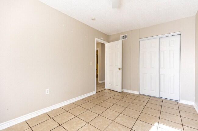 Building Photo - 9614 South Bend