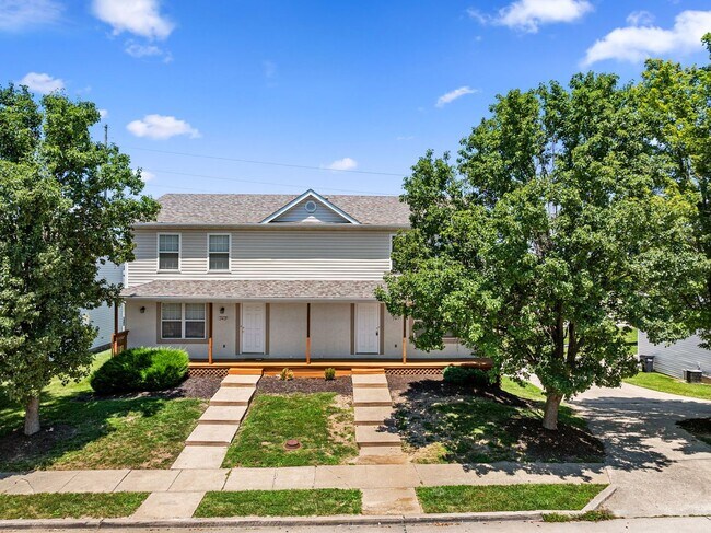 Building Photo - 2409-2411 Northampton Dr.