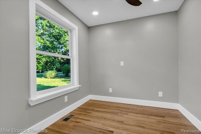 Building Photo - 1654 Giddings Rd