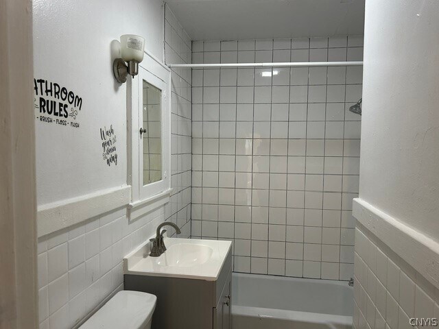 Building Photo - 439 Valley S Dr