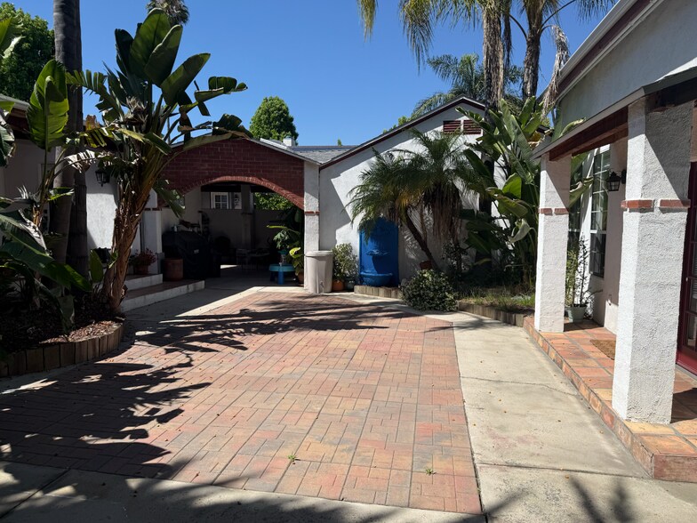 Building Photo - 5408 Morella Ave