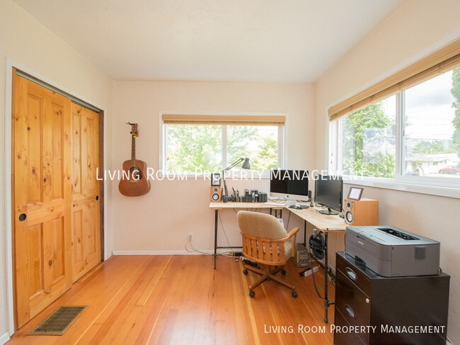 Building Photo - 8300 NE Tillamook St