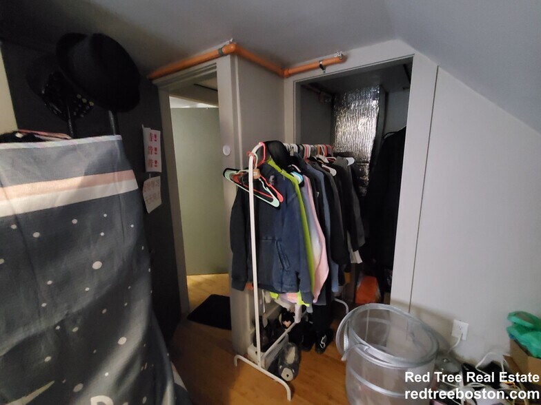 Building Photo - 21 Greylock Rd