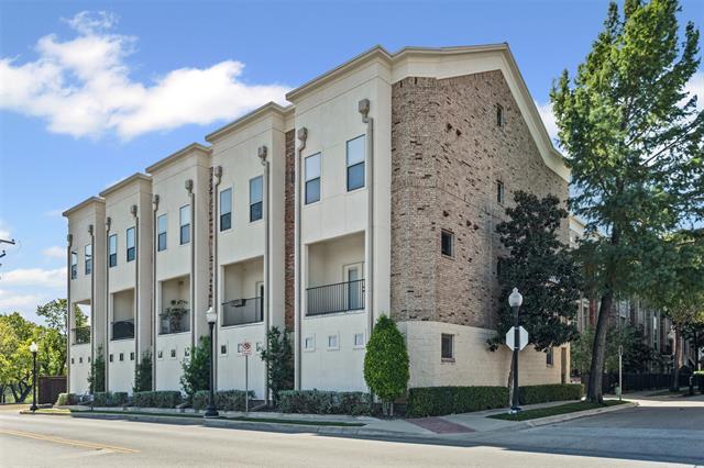 Building Photo - 720 E 1st St