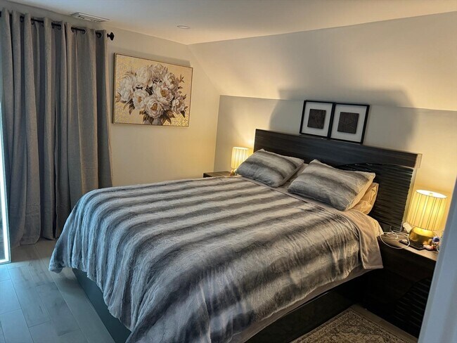 Building Photo - 435 Lebanon St