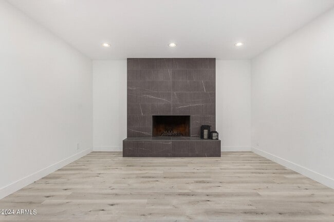 Building Photo - 321 E Aspen Way