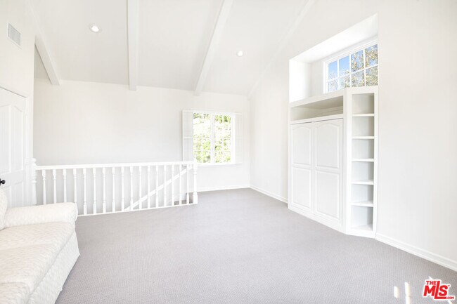 Building Photo - 27437 Winding Way