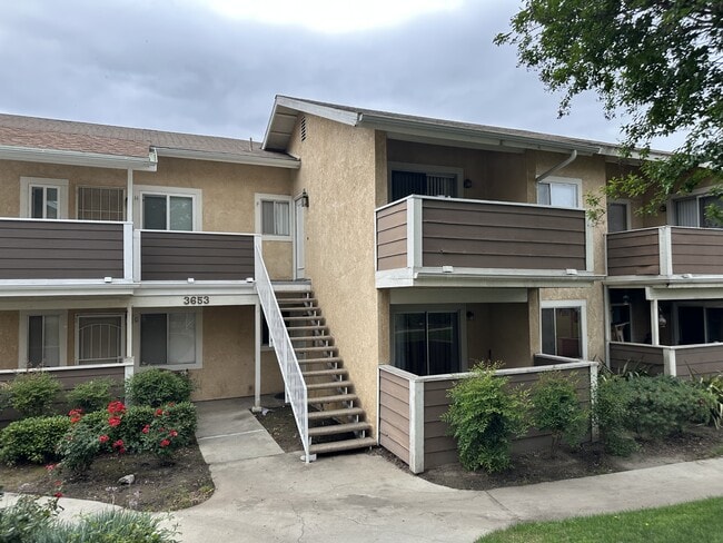 Building Photo - 3653 Oak Creek Dr