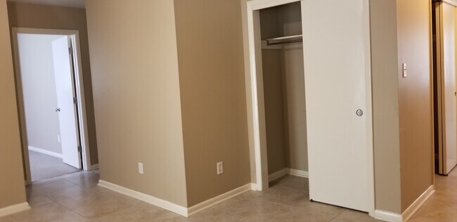 Building Photo - 3BR Ranch