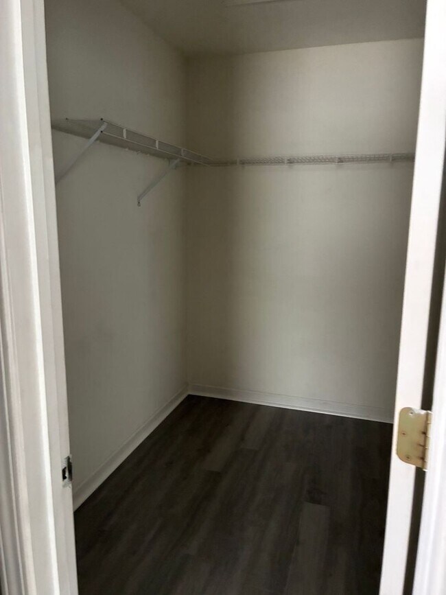 Building Photo - Southgate 3BR, 2BA home fully fenced