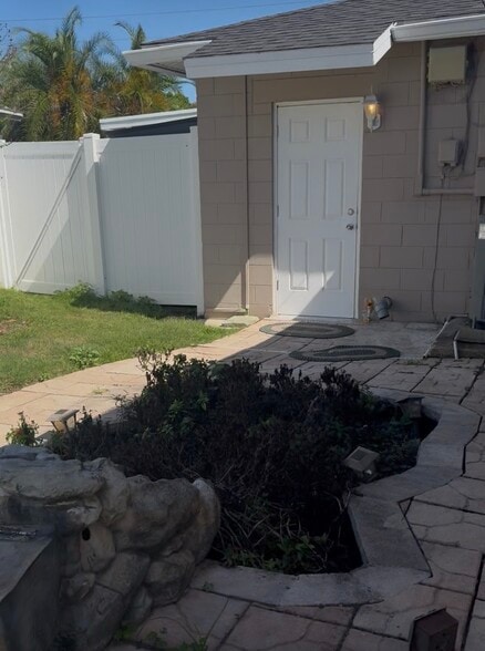 Shed - 7908 N Woodlynne Ave