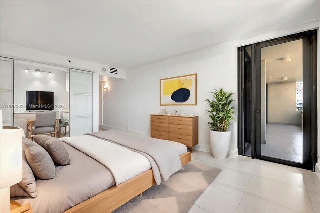 Building Photo - 170 Ocean Ln Dr