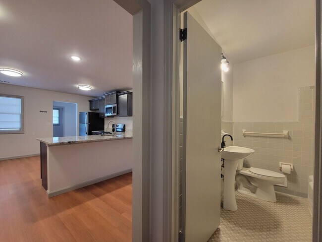 Building Photo - 5256 Eubanks Dr