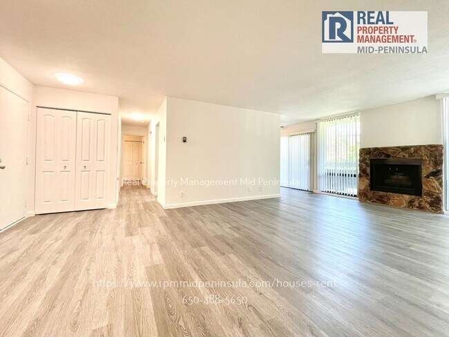 Building Photo - Modern, Light-Filled 3-Bedroom Condo in th...