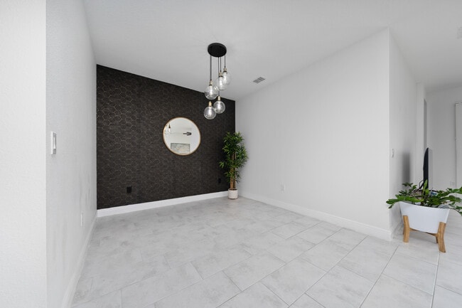 Building Photo - 2591 Seagirt Wy