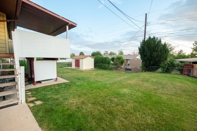 Building Photo - 757 N Hills Dr