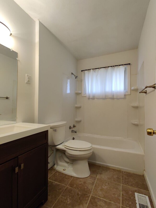 Building Photo - Coming Soon – 3-Bedroom Home for Rent
