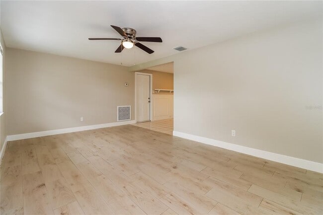 Building Photo - 4151 Ridgefield Ave