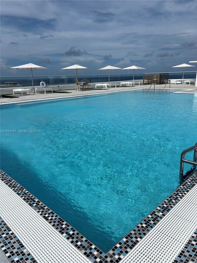 Building Photo - 4020 Galt Ocean Dr