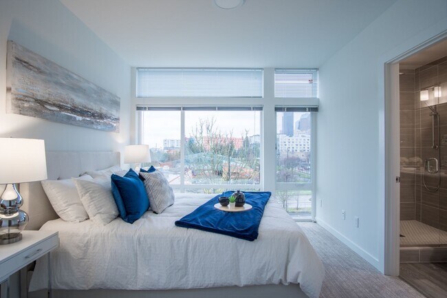 Building Photo - 1413 E Yesler Wy