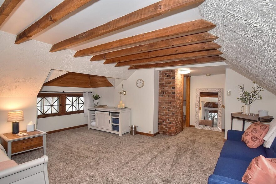 Building Photo - 1503 W 7th Ave